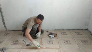 Как затереть плитку, чтоб шов был ровным и красивым. Быстрый способ затирки плитки используя провод