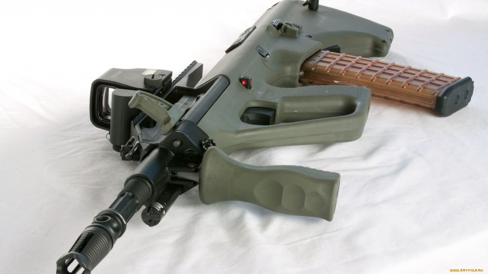 Steyr AUG A2 - Неполная/Полная разборка/сборка и Функционирование смотреть онлайн