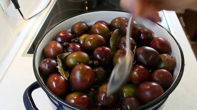 МАРИНОВАННЫЕ СЛИВЫ НА ЗИМУ | СЛИВЫ ЗАКУСОЧНЫЕ | ПРОСТОЙ РЕЦЕПТ смотреть онлайн