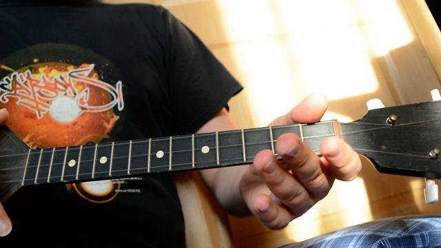 Разборы для балалайки. Песня "Спят курганы тёмные" (к/ф «Большая жизнь») смотреть онлайн