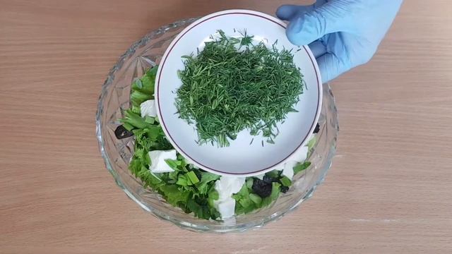 САЛАТ ИЗ САЛАТНЫХ ЛИСТЬЕВ С БРЫНЗОЙ В СОУСЕ--КАК СДЕЛАТЬ. смотреть онлайн
