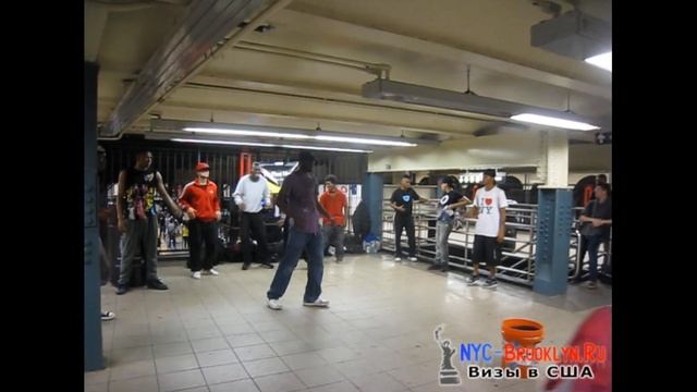 Танцы в метро Нью-Йорка (Union Square) - NYC-Brooklyn смотреть онлайн