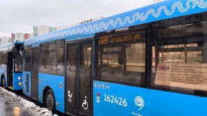 Автобус ЛиАЗ-4292.60(1-2-1) следует по маршруту с809 ”ст. Бирюлёво-товарная”