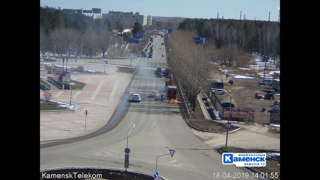 Возгорание ГАЗели в центре Каменска-Уральского смотреть онлайн