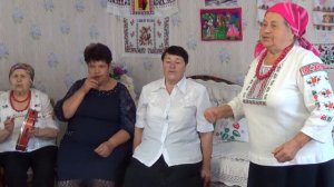 Ой у вишневому садочку там соловейко щебетав- українська народна пісня.