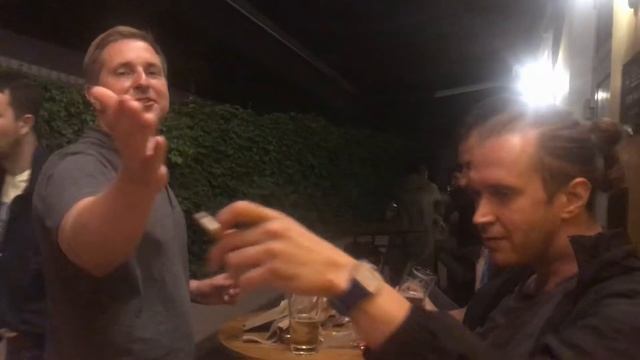 Какой дурдом творился ночью во вторник у "Варки". Съемка скрытой камерой. Прощай, карантин? смотреть онлайн