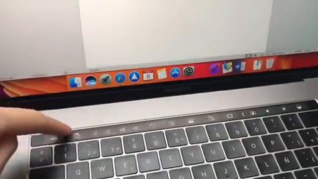 Word & Excel MacBook Pro con Touch Bar смотреть онлайн