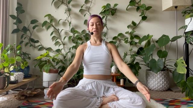5 Minute Meditation GURU GAITRI MANTRA смотреть онлайн