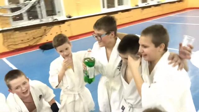 Не имей 100 ₽ублей а имей 100 друзей‼️Егора Мутовкина с днём рождения смотреть онлайн