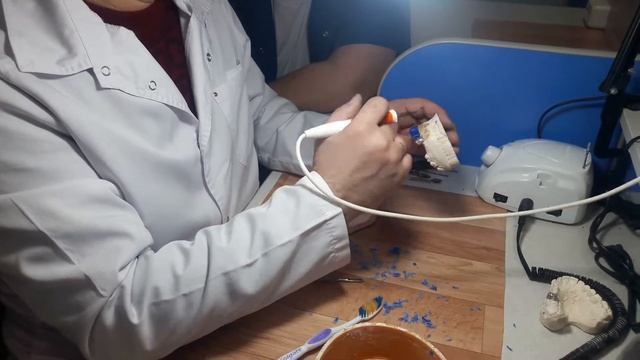 Моделирование пластмассовой фасетки смотреть онлайн