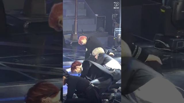 Road to Kingdom [직캠] 더보이즈 에릭 - ♬ 괴도(Danger) @1차 경연 200514 EP.3 смотреть онлайн