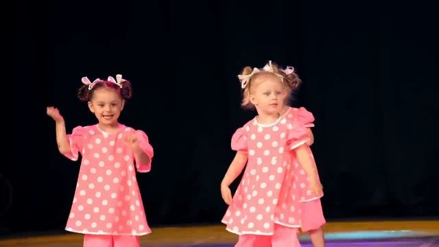 танец под песню детки конфетки смотреть онлайн