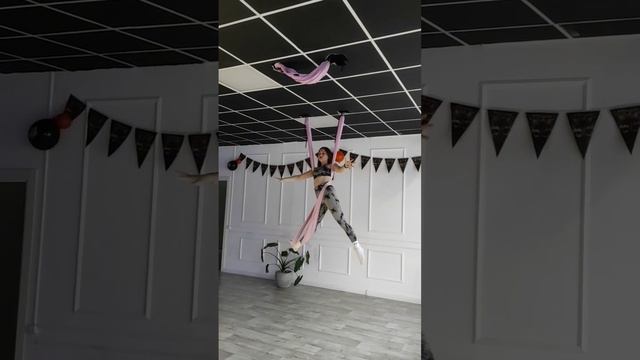 Простой и эффектный элемент для красивых фото? #hammock #aerial #aero #аэро #aeronchk смотреть онлайн