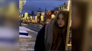 мама показала,как сыну кушать заны (speed up)