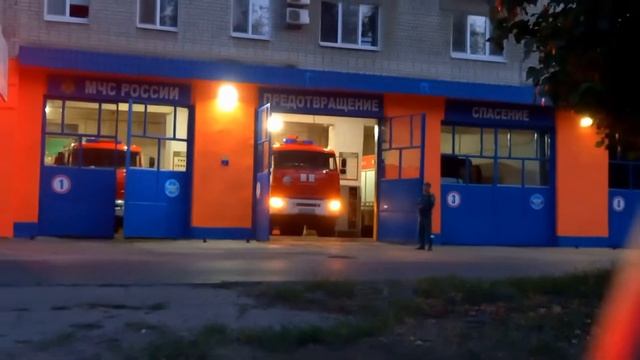Выезд Пожарной Машины из Пожарной Части ??