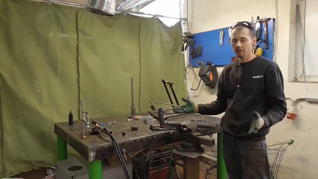 распилил и заново собрал велосипедную раму 3-го рейха смотреть онлайн