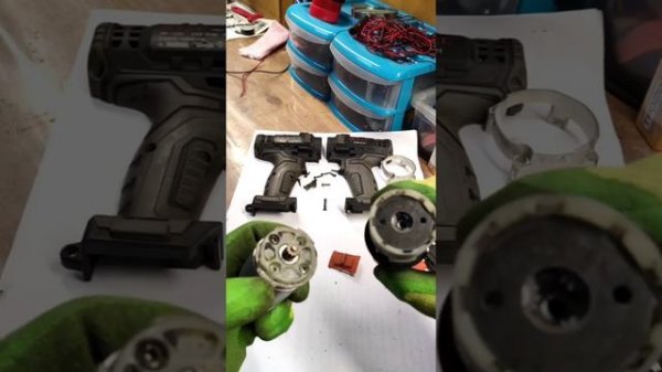 Ремонт шуруповерта P.I.T. Откуда выпала пластина?