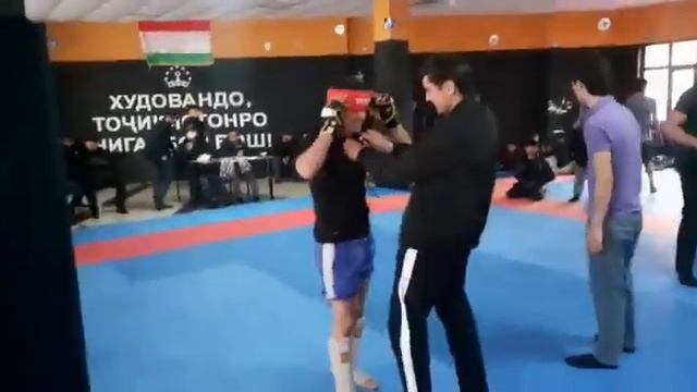 Первые Бой Далер Розиев смотреть онлайн