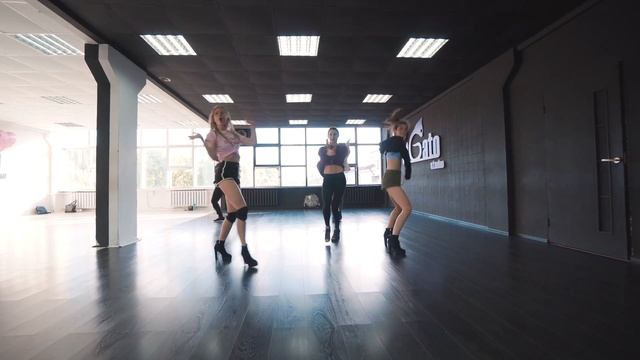 Cardi B - I lake it | High Heels | Katrin Dovgaliova & Yana Shkoda смотреть онлайн