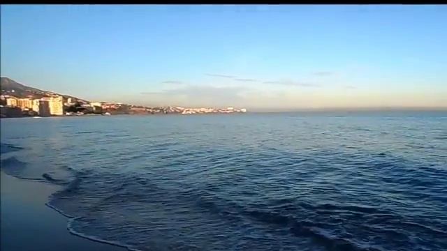 Рассвет и синее море, Фуэнхирола, Коста-дель-соль, Испания, 5 ноября 2015 г
