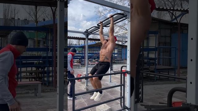 Хочешь быть здоровым, и позитивным после 40 лет? Секрет не в тренировках,а в их регулярности‼️ смотреть онлайн