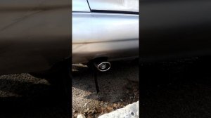 Свисток в выхлопной трубе.