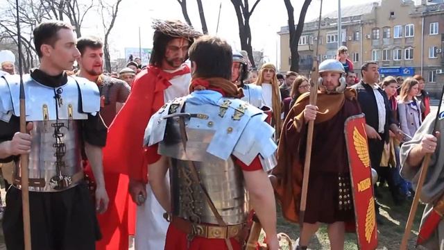 На Пасхальной реконструкции снова будут судить Христа смотреть онлайн