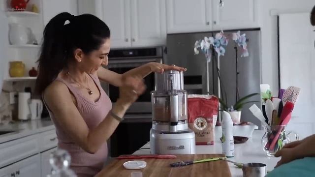 Быстрый и Очень Вкусный - Гранола Пирог с Финиками - Рецепт от Эгине - Heghineh Cooking Show смотреть онлайн