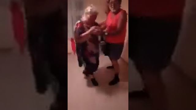 128. Деревня Дюлево, Болгария. Урок аргентинского танго....девочки не забудут никогда смотреть онлайн