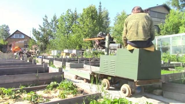 Самодельный поезд на даче Sadovaya railway in Russia June 2020 смотреть онлайн