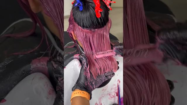 Como realizar una decoloración para un diseño de cabello en dos tonos смотреть онлайн