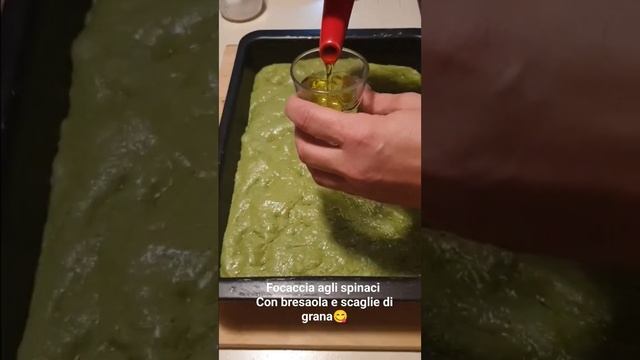 Focaccia agli spinaci? смотреть онлайн