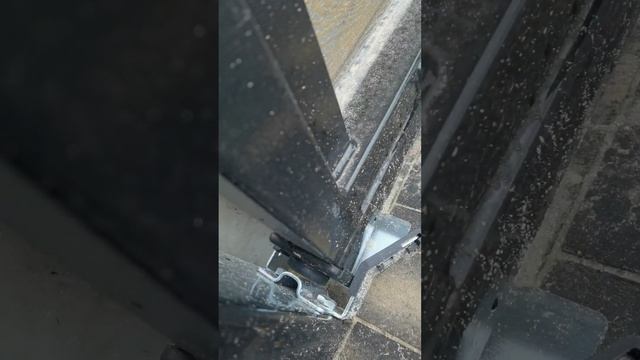 Причины по которым меняется траектория катания откатных ворот ❗ #воротабрест #zaborbrest #firkanby смотреть онлайн