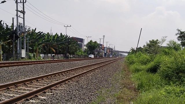 Still Manual??.... Railroad Crossing Door At Sememi смотреть онлайн