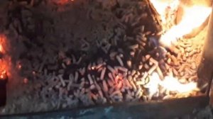 Как горят пеллеты 6мм в печке