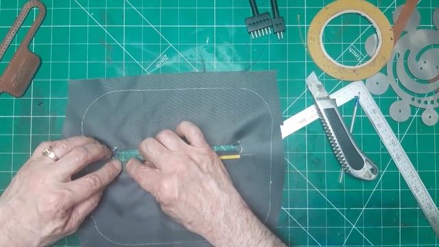 Дедушка, пенсия и кожа. Шью сумку-бананку от лекал до готового изделия. Часть вторая. смотреть онлайн