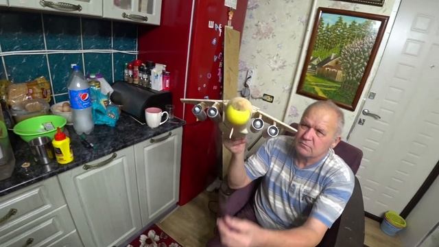 Копченый сыр. Кушаю 1 раз в день. Пилим дрова. Макет самолета. Семена. Катыши на шапке. смотреть онлайн