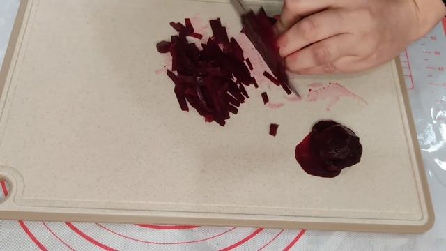 Свекольный салат ? очень вкусный и сытный / Lavlagili salat ? mazali va toʻyimli смотреть онлайн