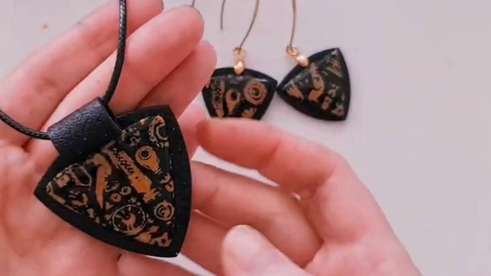 Серьги в древнеегипетском стиле из полимерной глины смотреть онлайн