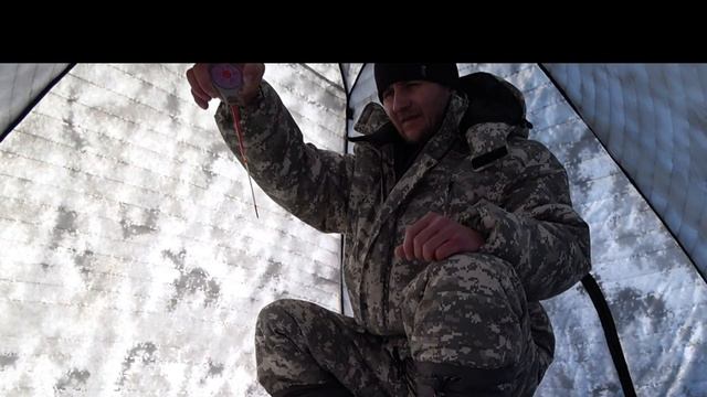 Попал на весенний жор окуня/крупный окунь на мормышку/ловля на безмотылку/ смотреть онлайн