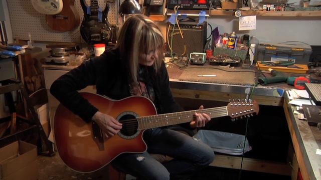 How to Tune a 12-String Acoustic Guitar смотреть онлайн