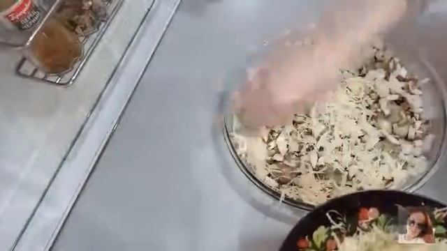 Тефтели в сливочном соусе с грибами смотреть онлайн