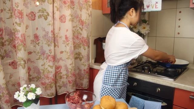 Рецепт Как приготовить Бургеры - Готовим с Хоней смотреть онлайн