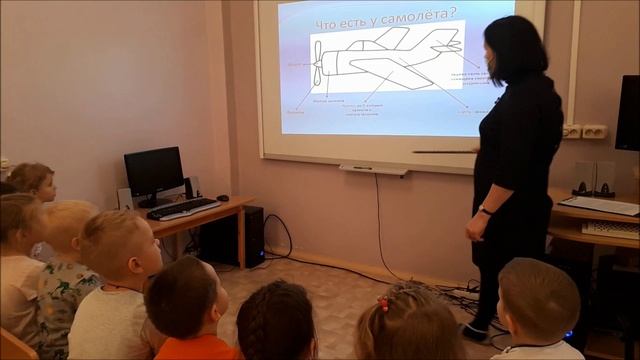 Конструирование самолёта из деталей Lego Wedoo 9580