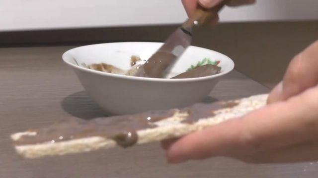 Веганская шоколадная паста с кэробом и орехами - вегетарианский рецепт смотреть онлайн