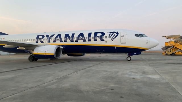 Turin Airport Ryanair from Catania смотреть онлайн