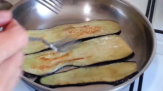 Острая закуска,рулетики из баклажанов с сыром и чесноком. смотреть онлайн