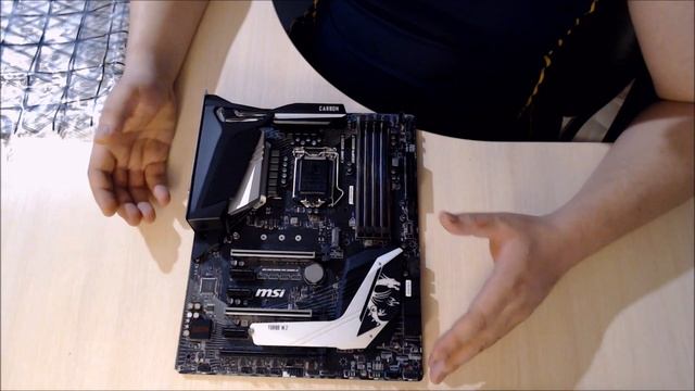 Топ материка MSI Z390 Gaming Pro Carbon AC Обзор. Распаковка(Анбоксинг) смотреть онлайн