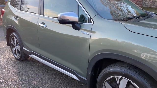 Subaru Forester 2.0 e-Boxer XE Premium Lineartronic AWD смотреть онлайн