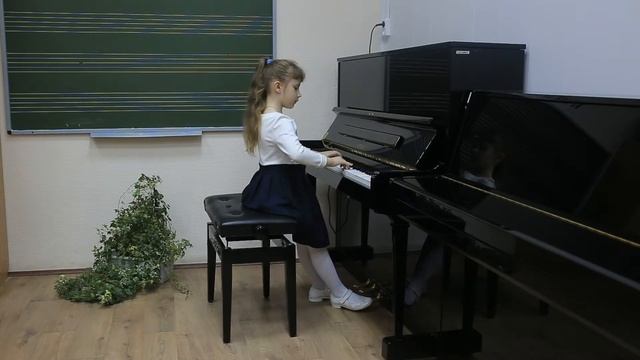 Кира Бахарева/Бетховен "ВАЛЬС" смотреть онлайн